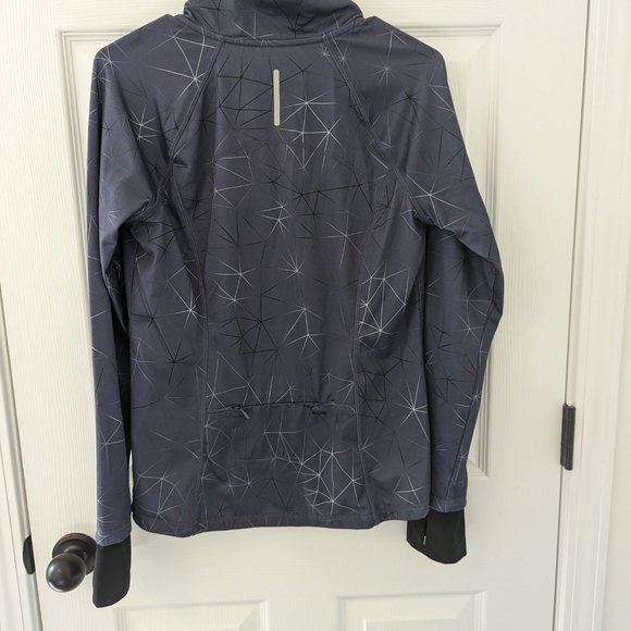 Medium Reebok Long Sleeve Women's Training Top Stylish Pre-Owned Fitness Apparel - Picture 2 of 5